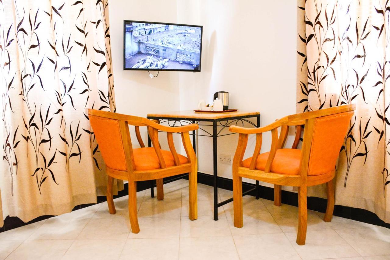 ארושה Crest Safari Lodge Bed And Breakfast מראה חיצוני תמונה
