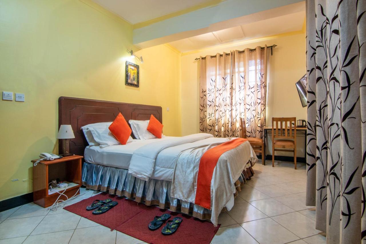 ארושה Crest Safari Lodge Bed And Breakfast מראה חיצוני תמונה